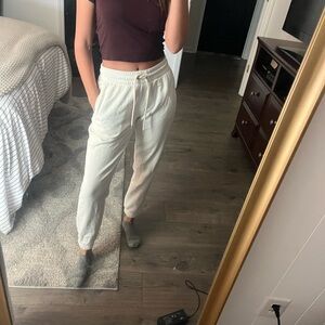 White gap sweatpants